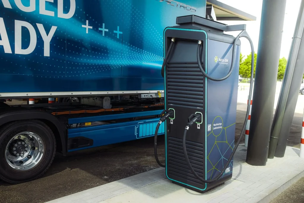 combien de temps pour charger un camion de 20m3, borne de recharge poids lourd en action